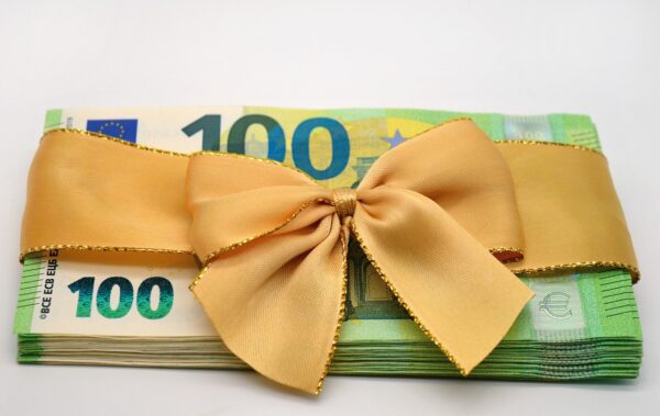 gift-7724803_1280