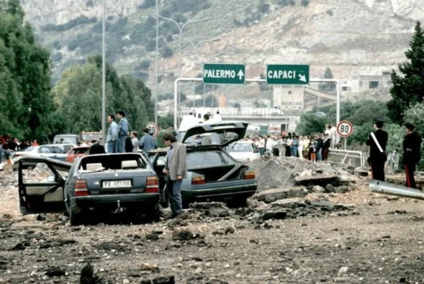 giovanni-falcone-strage-di-capaci-23-maggio-1992-19